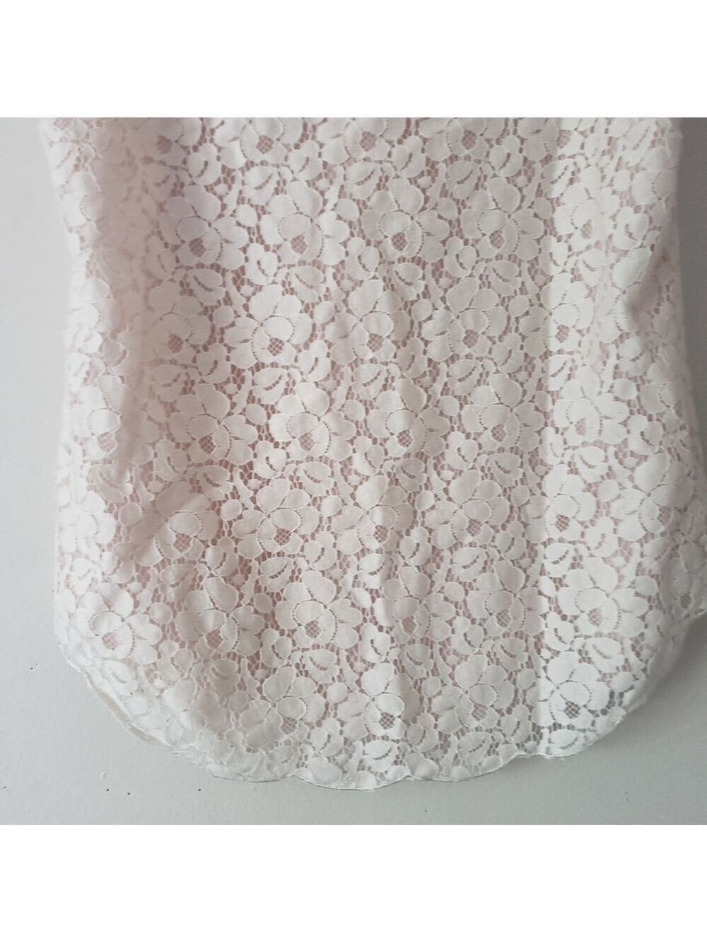 TALULA Sleeveless Lace Top - Picture 4 of 7